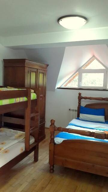 Фото номера Четырехместный номер Лоджи Cabana Iulia г. Рыу-де-Мори 2