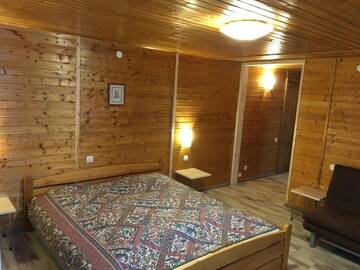 Фото номера Дом с 4 спальнями Дома для отпуска Cabana Bucura г. Рыу-де-Мори 44